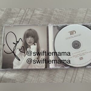 Taylor Swift SIGNED with heart and extra mark TTPD CD